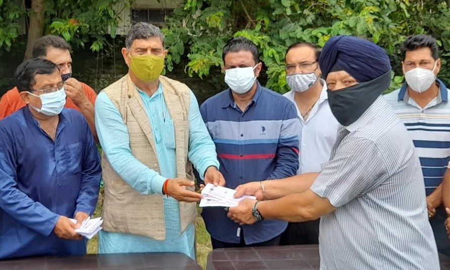 Jugal Kishore MP took stock of arrangements at Vaccination Centers & Ration Depots. 