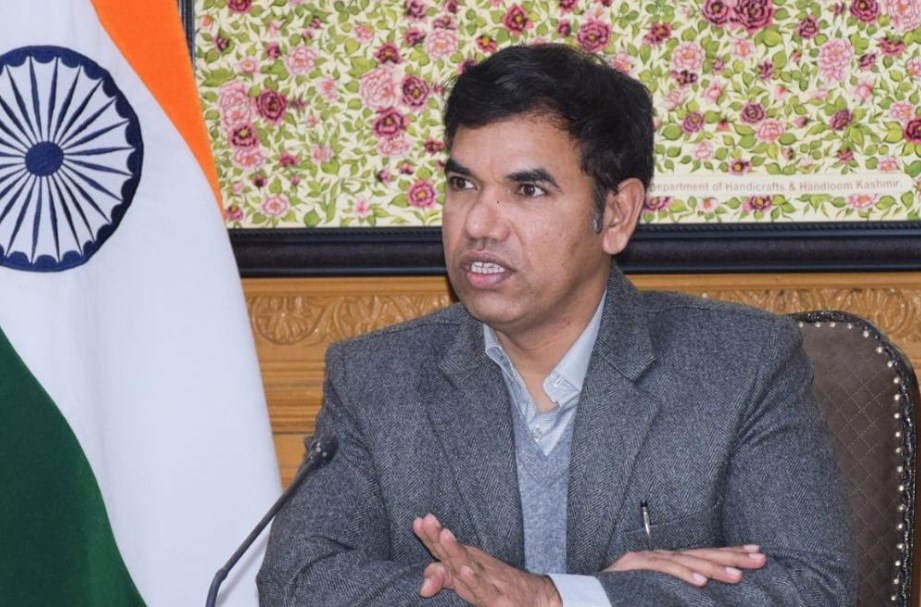 Water Transport will be additional mode of public transport: Div Com Kashmir