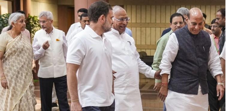 India to mount diplomatic offensive on Pak, send MPs to brief countries