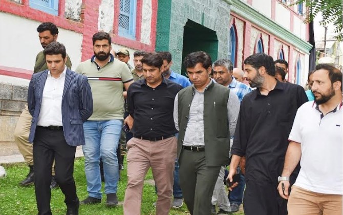 Ensure all facilities for smooth observation of Muharram congregations & other events: Div Com Kashmir to Officers