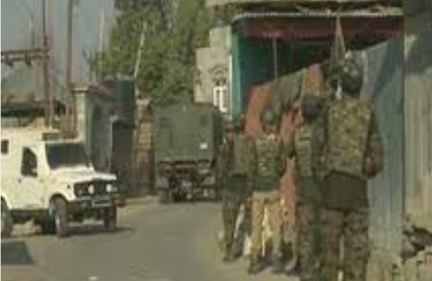 Terrorist killed in encounter in J&K's Kulgam, policeman injured