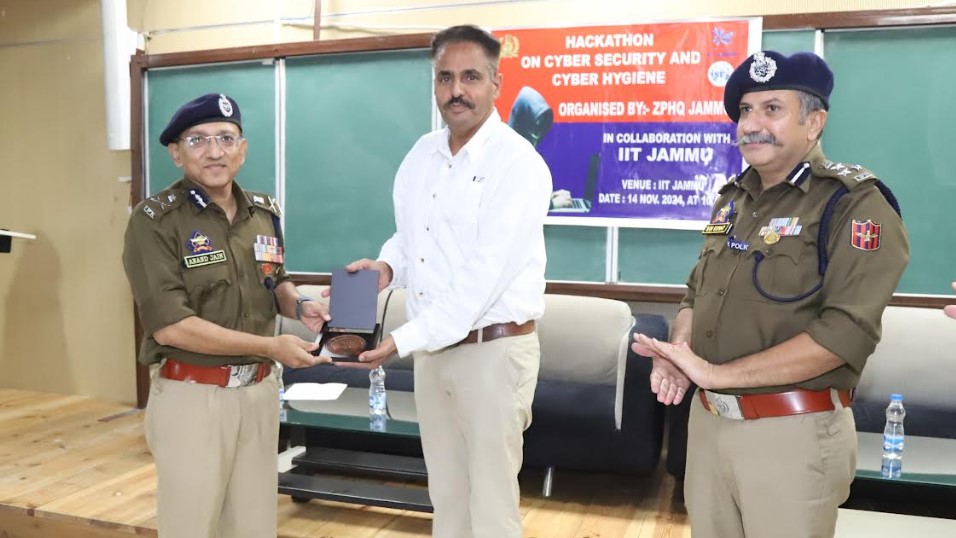 ADGP Jammu zone lauds the cyber-collaboration of ZPHQ, Jammu & IIT, Jammu