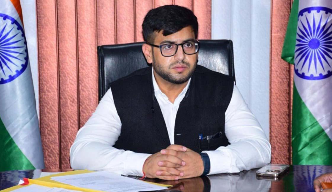 DC Rajouri orders suspension of AEE JPDCL Sunderbani for unauthorized absence