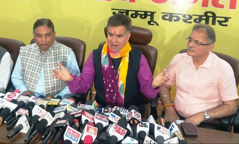 J&K grateful to PM Modi, Nitin Gadkari, Amit Shah, for sanctioning mega road projects in J&K: Ravinder Raina