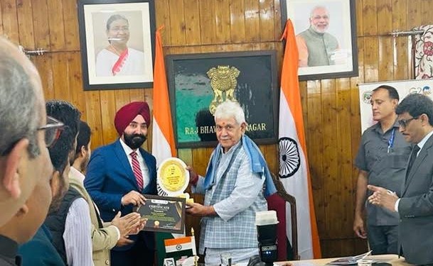 Govt awards Director Rural Sanitation J&K for his outstanding leadership in pursuit of achieving ODF Plus Model status under SBM-G 2.0