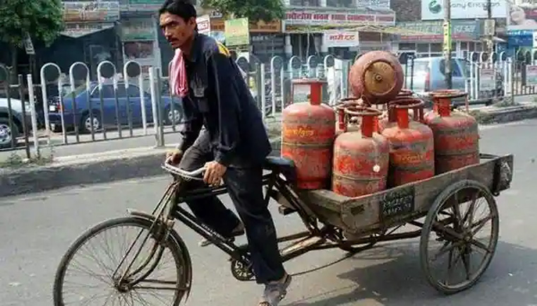 Cost of Domestic LPG cylinder reduced by Rs 10