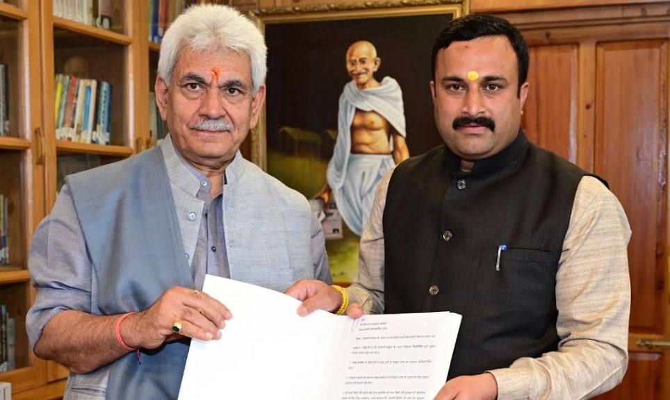 President Shri Kailakh Jyotish & Vedic Sansthan Trust calls on Lt Governor