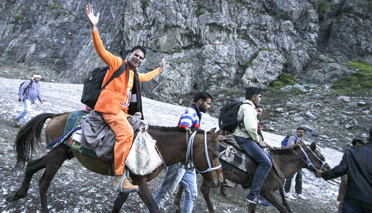 Fresh batch of 4167 pilgrims leave for Amarnath Cave Shrine from Jammu