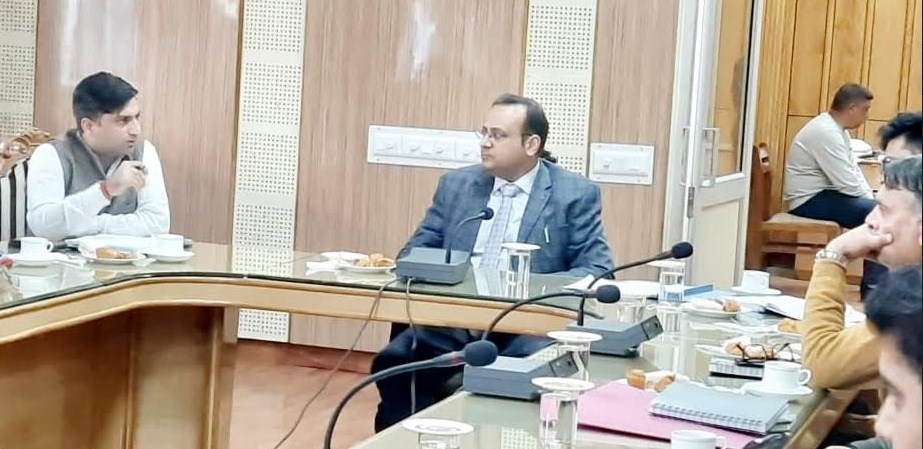 Sourabh Bhagat chairs meeting regarding saturation of Self Employment Schemes in Katra town