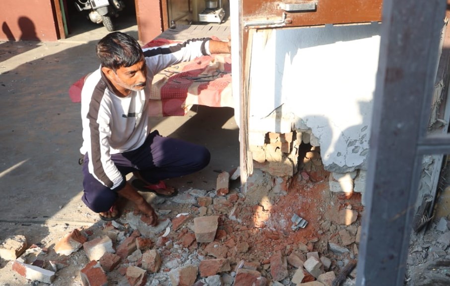 Cross-border firing stops along IB in Jammu border dwellers start returning home