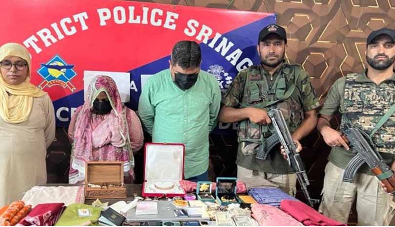 Couple impersonating as IAS, IPS officers arrested in Srinagar