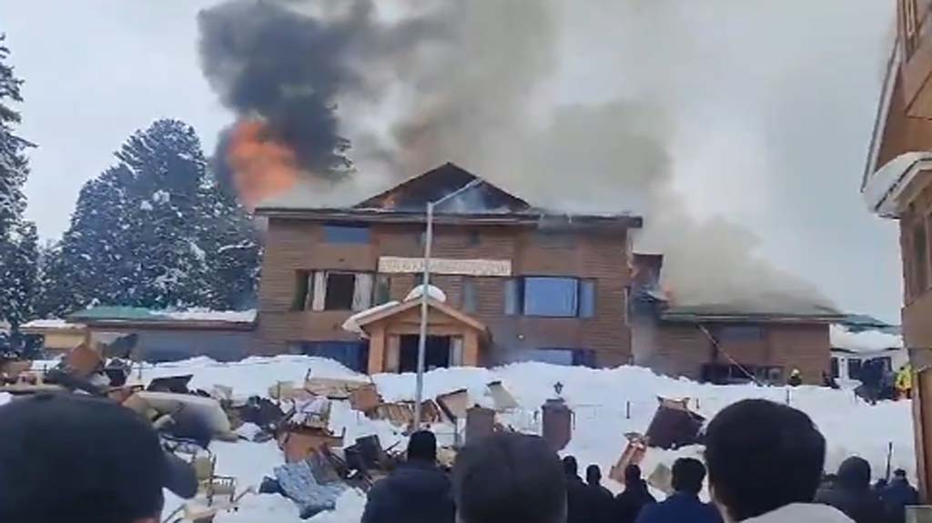 Fire Breaks Out in Hotel in Gulmarg