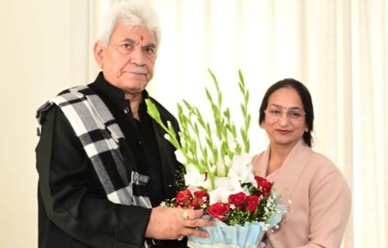 Principal Padma Shri Padma Sachdev Government Women College calls on Lt Governor