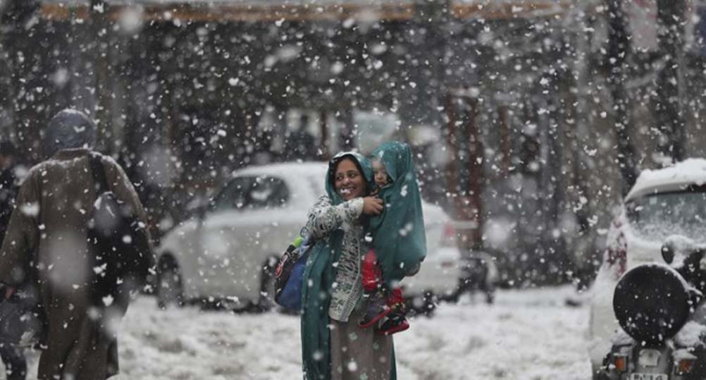 Intense cold wave in parts of Kashmir valley, coldest night of season at most places