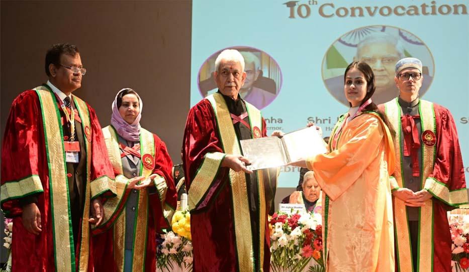 Lieutenant Governor calls upon youth to carry forward the country's development and make it largest economy of the world