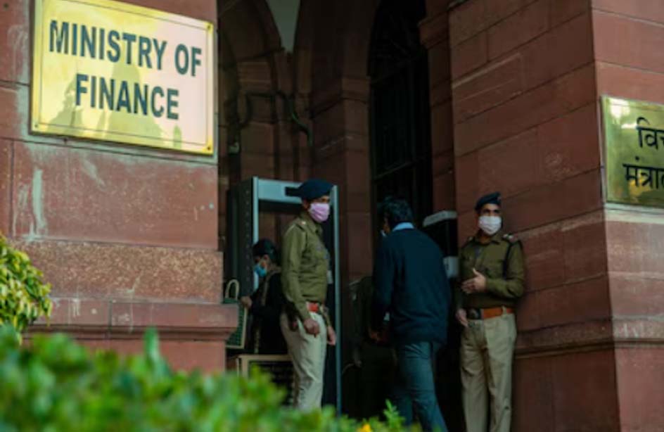 FinMin must identify high risk taxpayers in GST composition scheme: CAG
