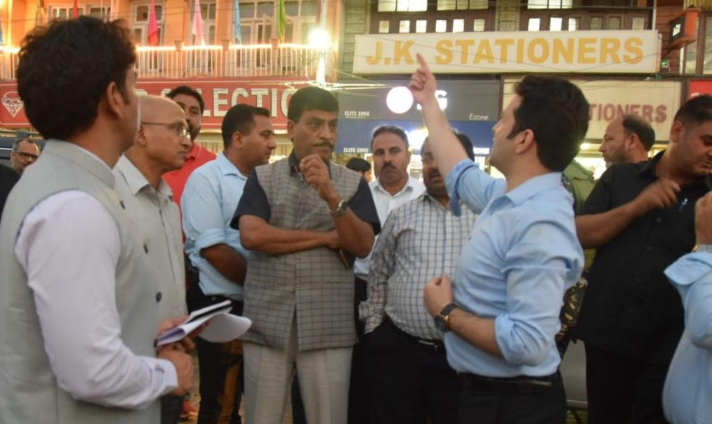 CS conducts late night city tour to assess progress of Smart City projects