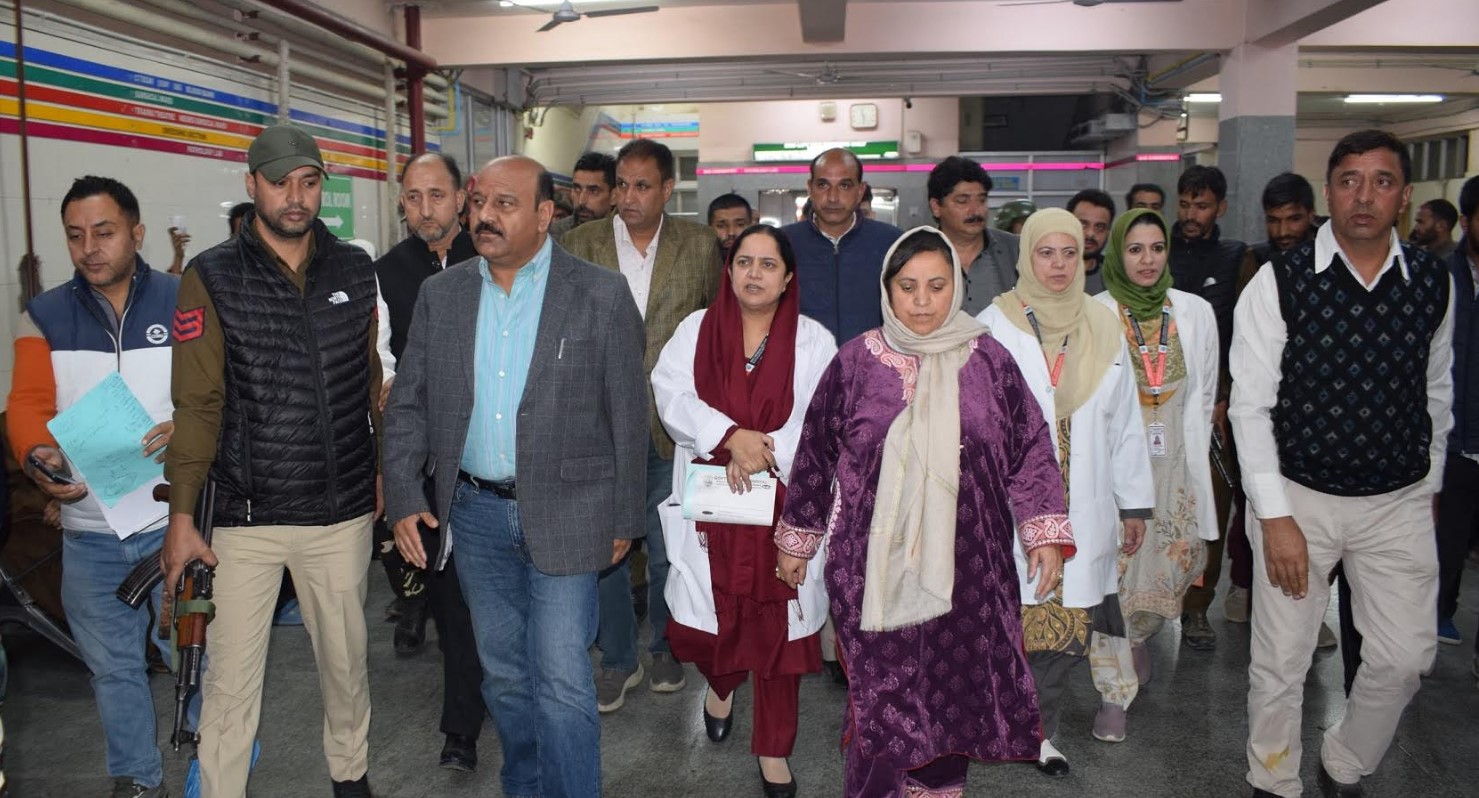 Dy. CM, Health Minister visit injured at SMHS