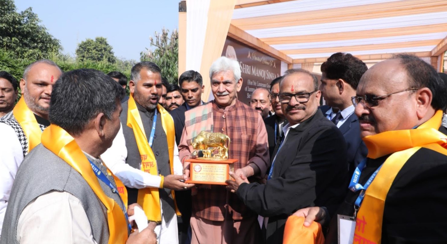 Lieutenant Governor felicitates members of Langar Organisations, NGOs for their valuable contribution during Shri Amarnath Ji Yatra 2024