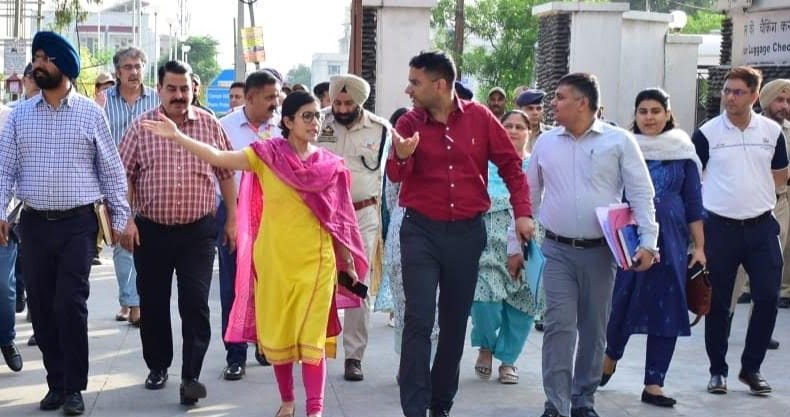 DC Jammu inspects arrangements at Railway Station, Vaishnavi Dham, other places