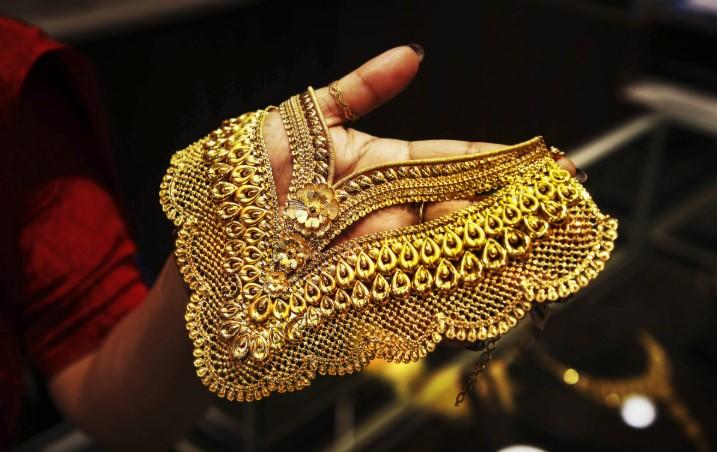 Gold plunges Rs 1,800 to Rs 95,050/10 gm amid weak global demand