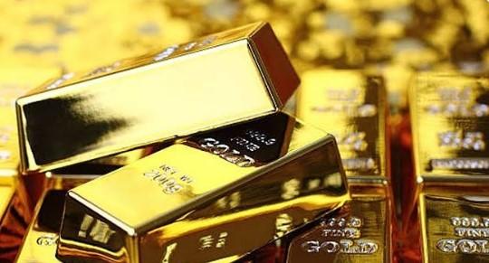 Gold Futures Drop to Rs 1,53,608/10gm Amid Weak Demand