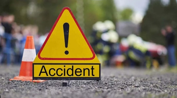 4 killed, 8 injured as vehicle falls into gorge in Rajouri