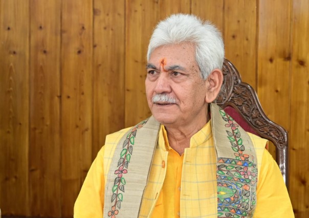 LG Sinha greets people on the eve of Deepawali