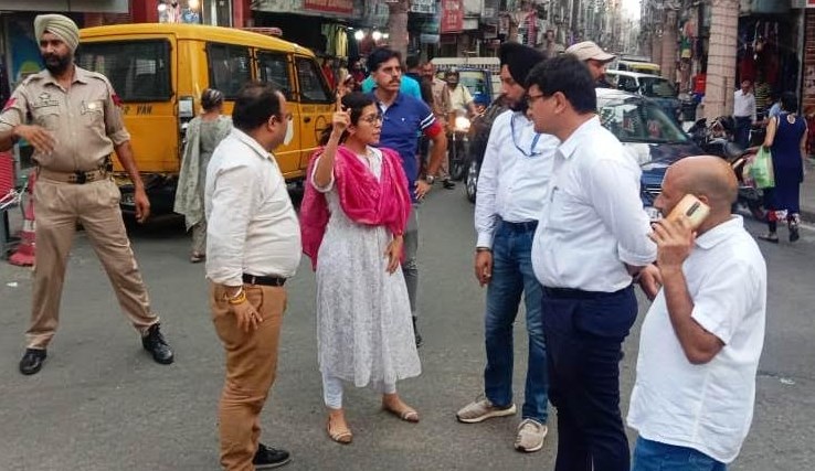 DC Jammu conducts extensive tour of old city area