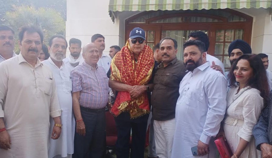 Dr Farooq, Omar Abdullah greet people on Ramnavami