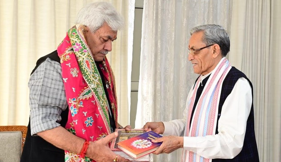 President, J&K Shree Kashi Vidvat Parishad calls on Lt Governor