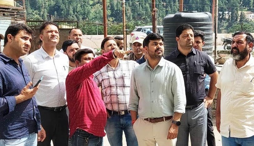 DC Kishtwar reviews preparedness for Shri Machail Mata Yatra Engages with PRIs and Local Community at Paddar