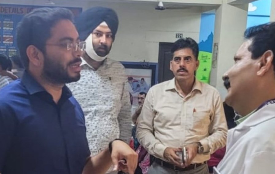 District Magistrate Jammu Surprise Visit Govt Gandhi Nagar Hospital