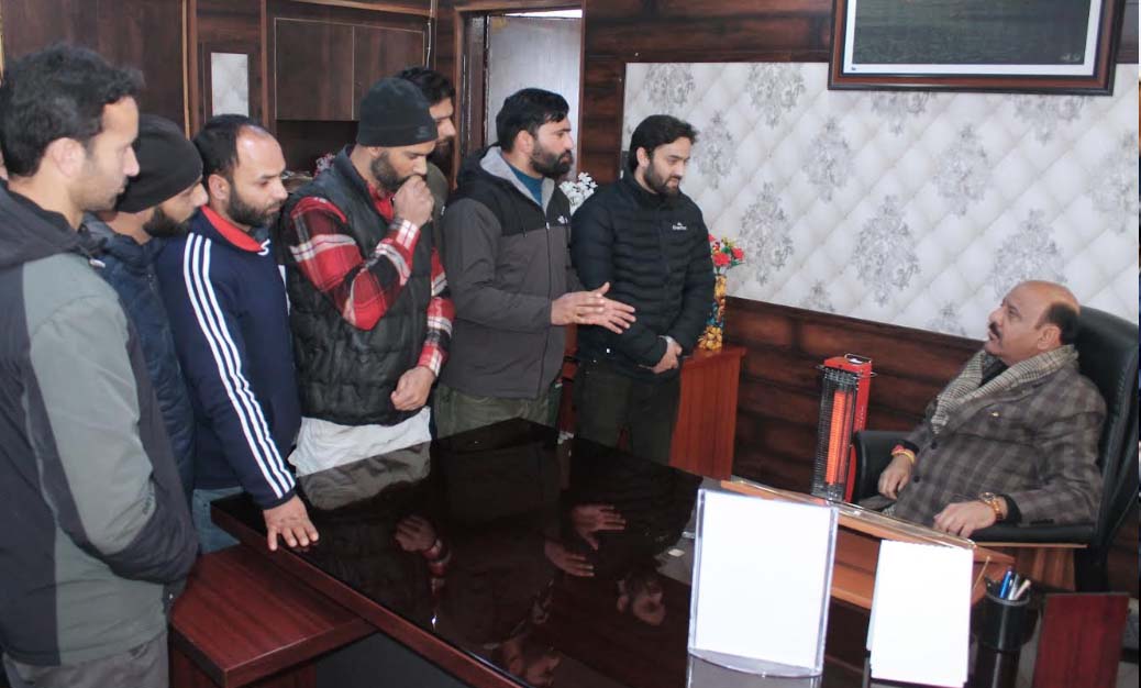Dy CM reviews Kashmir road projects; asks for expeditious completion