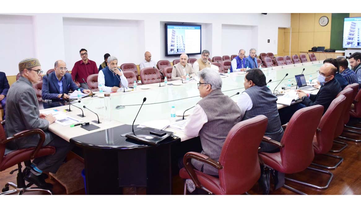 CM Omar Abdullah chairs meeting to review functioning of Estates department