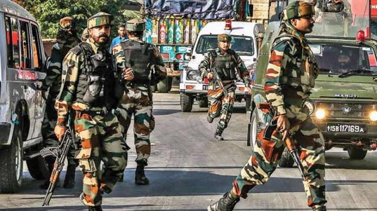 Pakistan again violates Ceasefire in Poonch, High alert issued against Infiltration