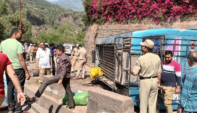 27 Passengers injured after Mini Bus overturns in J&K's Udhampur