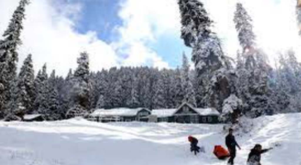 Kashmir remains in grip of severe cold conditions