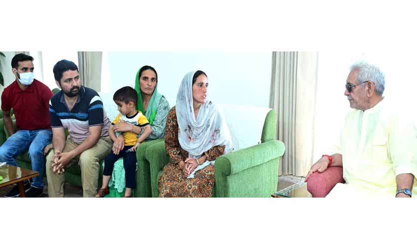 Lt Governor meets the family members of martyr civilian Sanjay Sharma