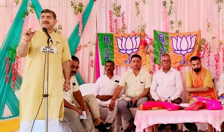 Jugal interacted with Farmers,attends Labharthi Sammellan in Marh Constituency  