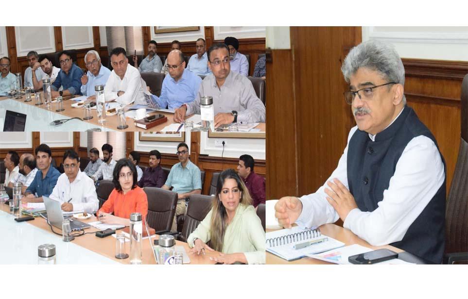 CS discusses plans with stakeholders to boost tourism in Jammu