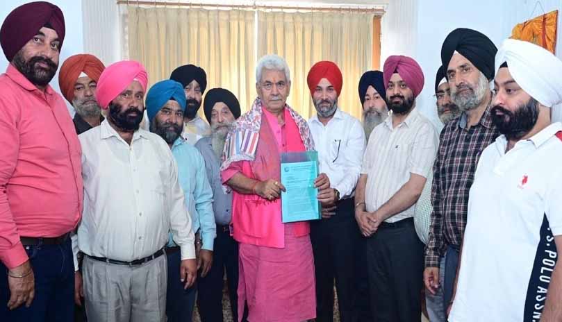 Delegation of All J&K Sikh Coordination Committee calls on Lt Governor