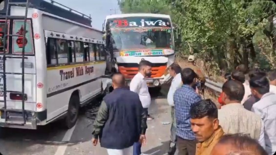 12 pilgrims injured in vehicular collision in Kashmir's Reasi