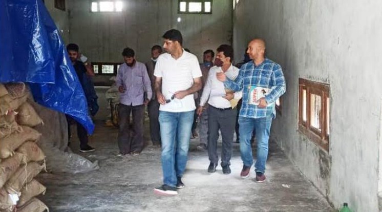 Director FCS&CA Jammu inspects Food stores 