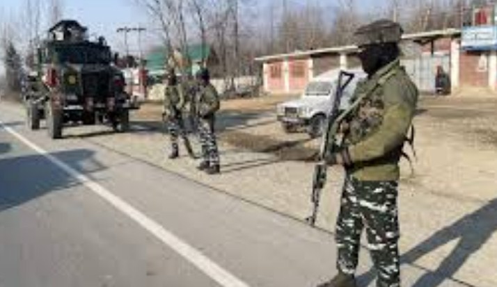 CRPF jawan injured in Shopian militant attack