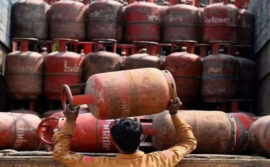 Commercial LPG cylinders price reduced by Rs 41 from today