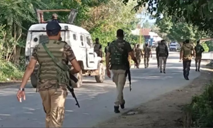 Civilian injured in South Kashmir gunfight dies, operation called off as militants escape