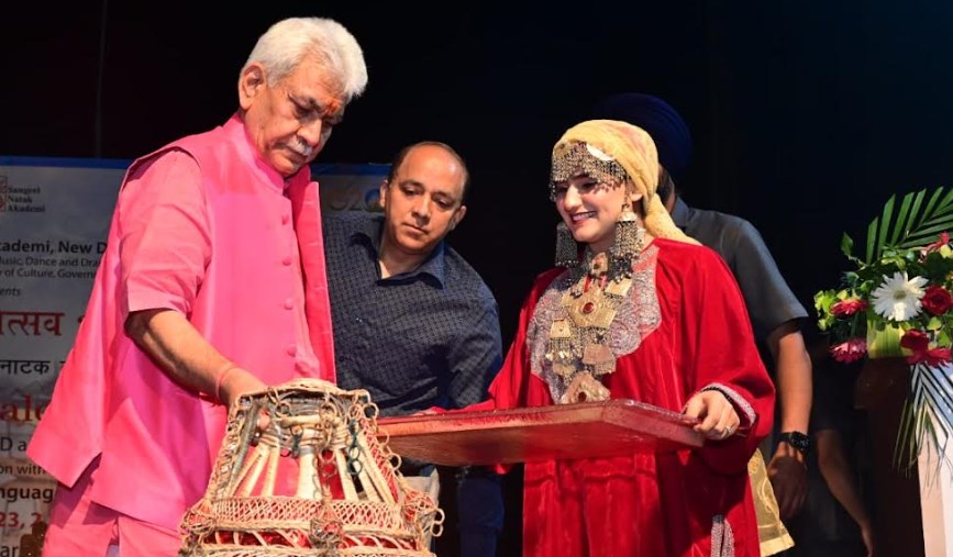 Lt Governor inaugurates 3-day long Amrit Yuva Kalotsav at Srinagar