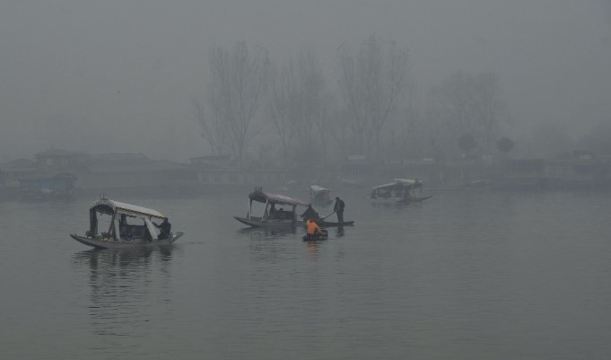 Night temperature rises in Kashmir, Srinagar records 1.8 degrees Celsius