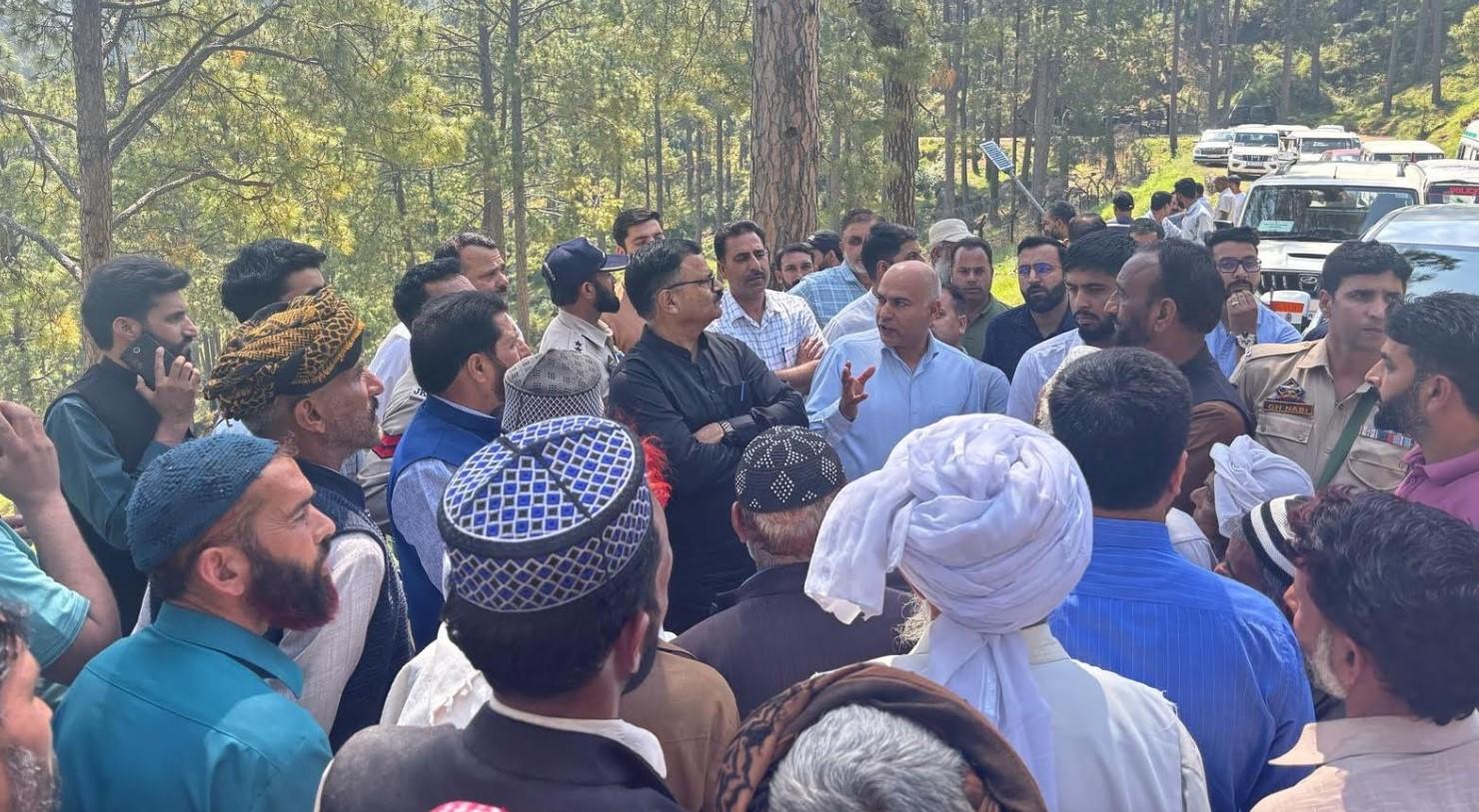 Javed Rana meets people of LoC villages; lauds their courage, commitment